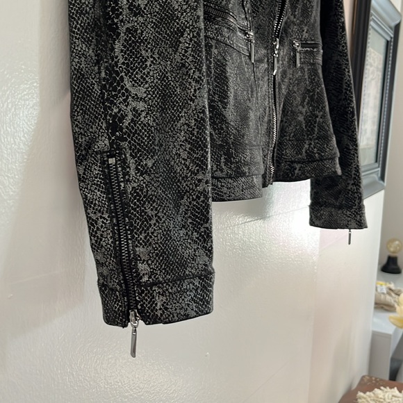White House, black market, Foiled Denim Python-Print Peplum Jacket size XS - Picture 3 of 6